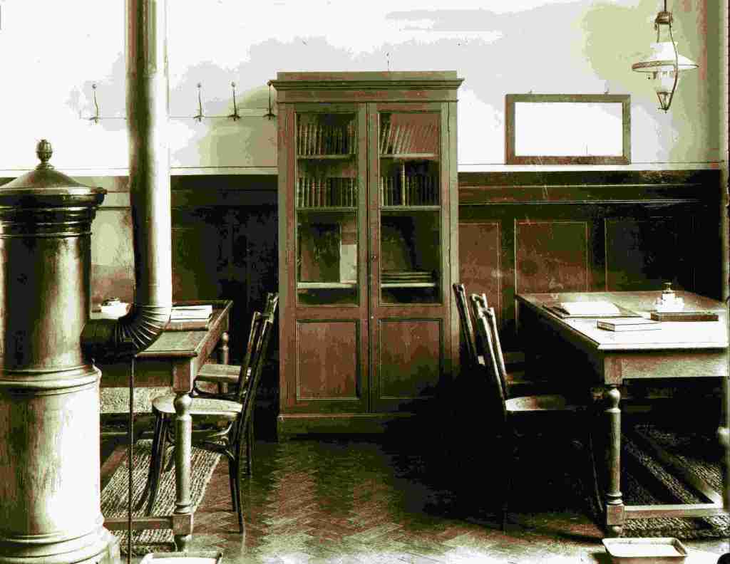 Cette image a un attribut alt vide ; le nom du fichier est bassdef-france.8.foyer-des-cheminots.1905.doc.sncf-sud-est.coll_.trainconsultant-lamming-1.jpg